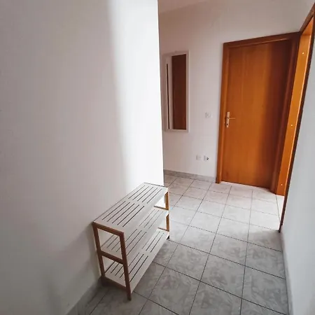 アパート Katarina